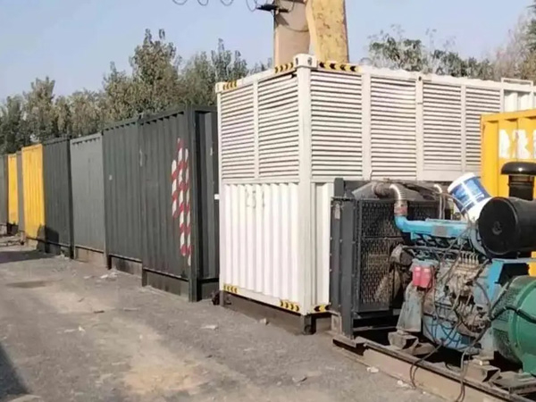 罗平200KW柴油发电机机组每小时油耗是多少?